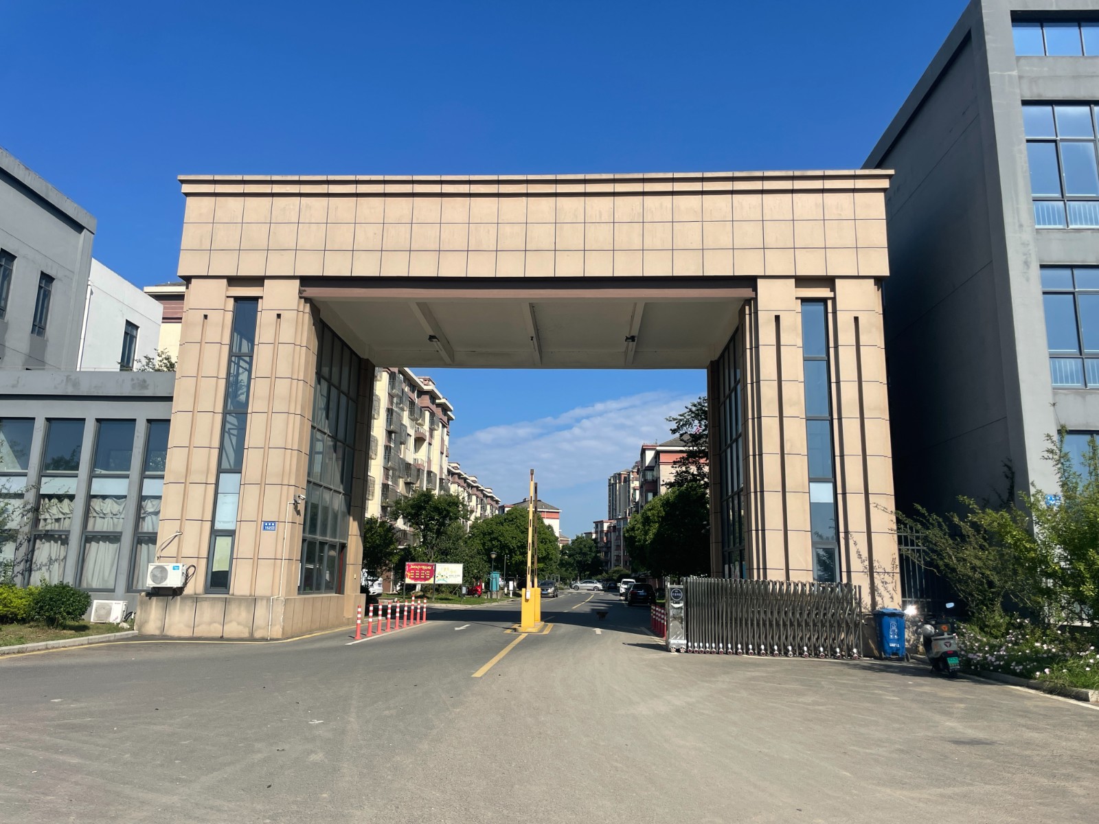 /Upload/Product/a81a3ce18b3e489eb3e56f3c0dcf8d28.jpg?width=272&height=203&bgcolor=fff